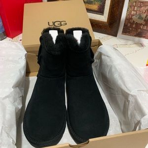 UGG 🥾CLASSIC MINI TWIST BOOT